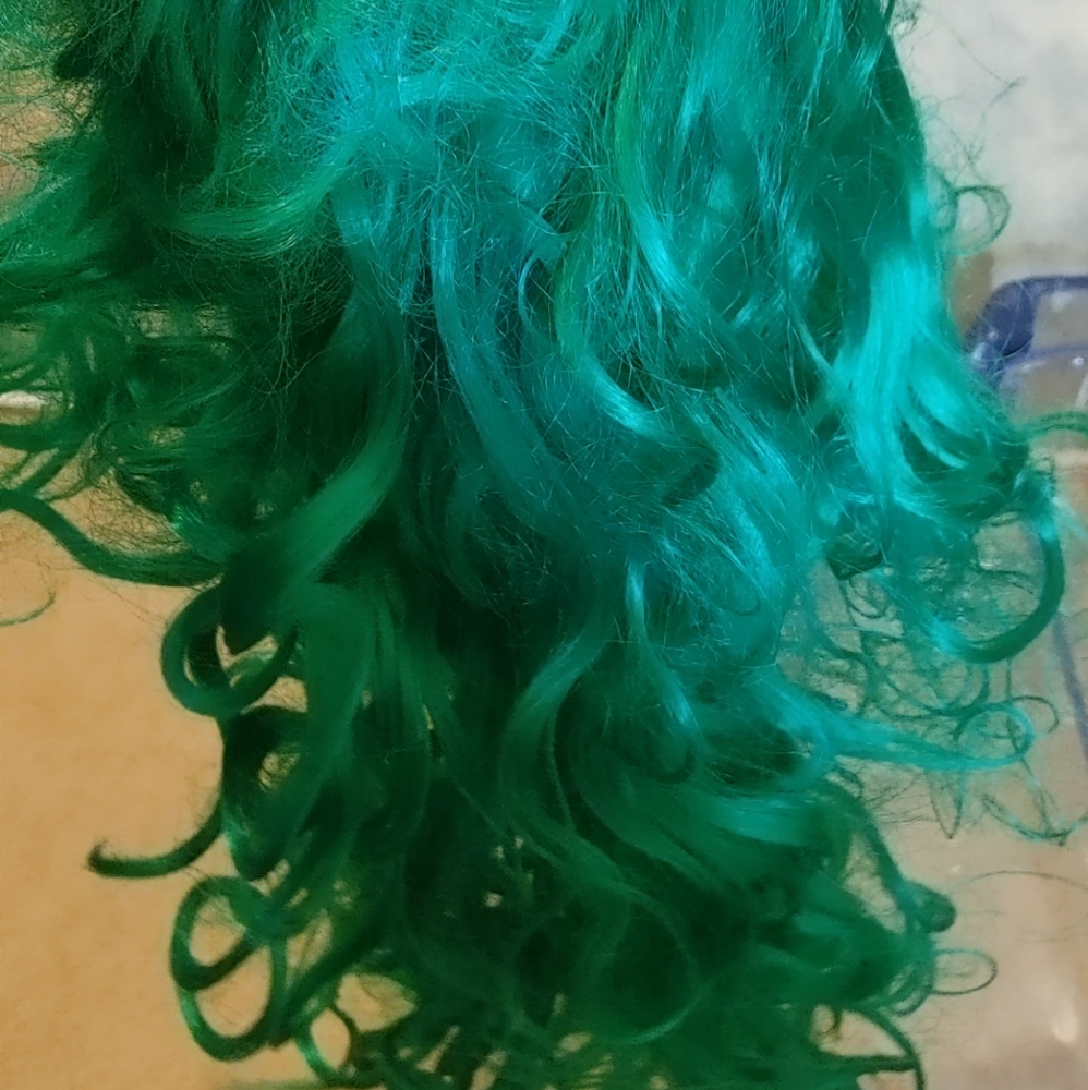 Green curly long wig